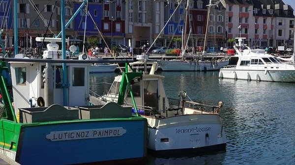 Découvrez les Meilleurs Emplacements de Camping à Paimpol en Bord de Mer