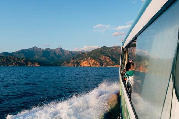Découvrez les Meilleurs Campings 4 Étoiles en Corse : Confort et Nature à Portée de Main