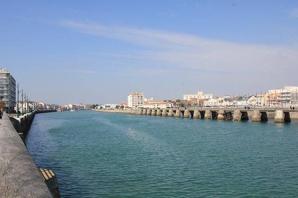 Les Meilleurs Emplacements de Camping aux Sables d'Olonne en Bord de Mer: Découvrez Votre Prochaine Aventure