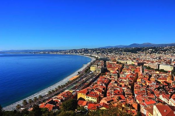 Découvrez la côte d'Azur en camping : les destinations incontournables