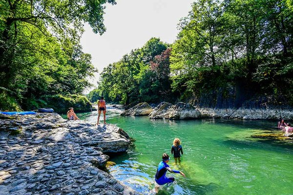 Conseils pratiques pour un camping réussi en famille à la mer