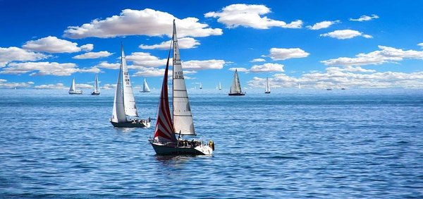 Les sports nautiques à faire avec vos enfants lors de votre séjour en camping en bord de mer en Bretagne